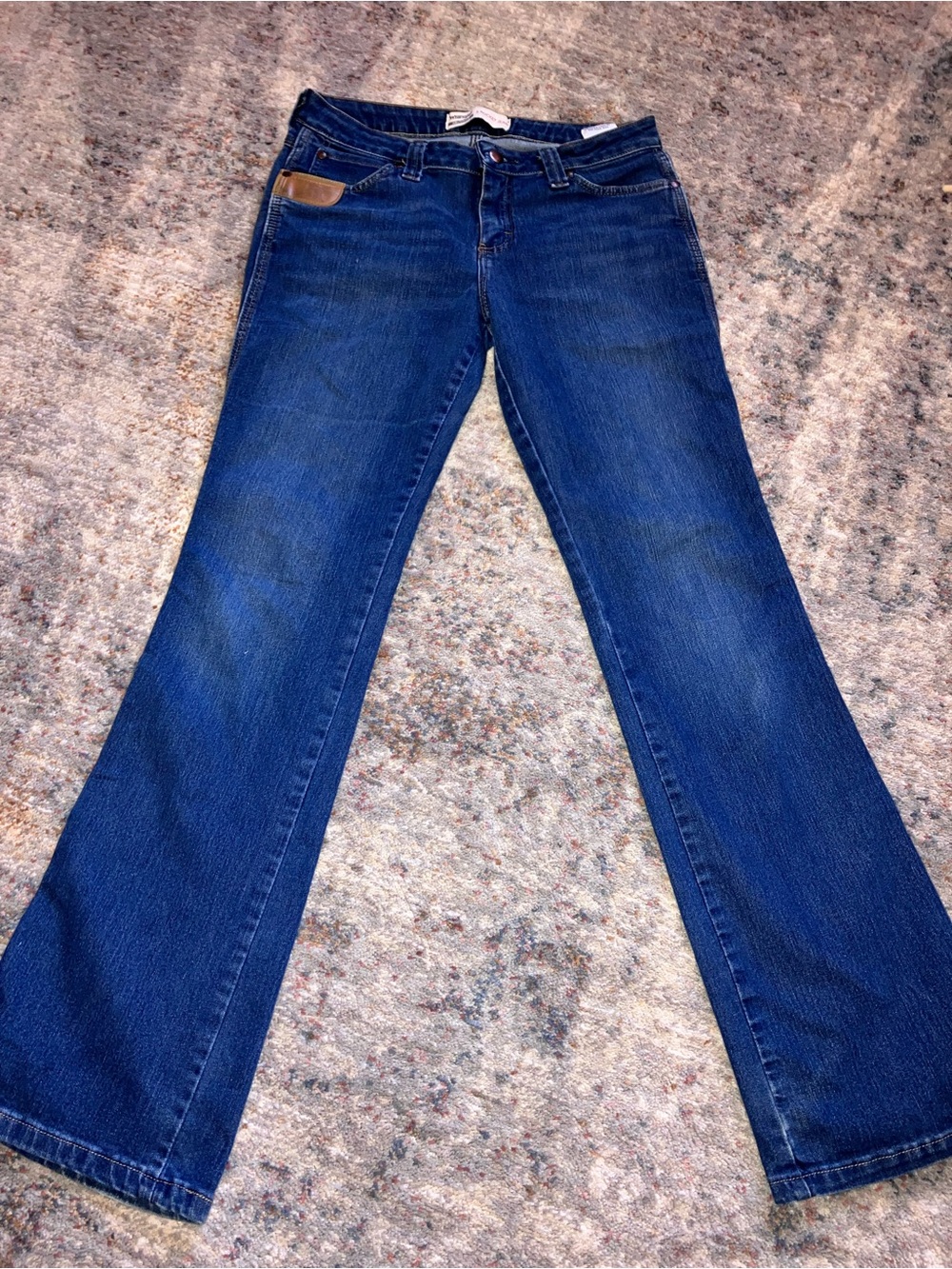 Women’s wrangler Riggs size 6/32